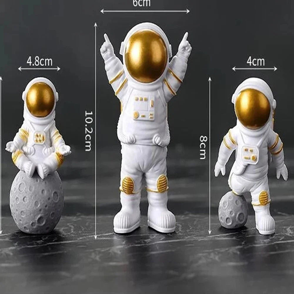 4 PCS Astronaut Figure Statue